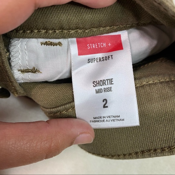 Express shorts midrise army green size 2 - Picture 4 of 5